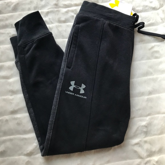 $40 Under Armour Boys SM Black Jogger Sweatpants - Picture 6 of 6